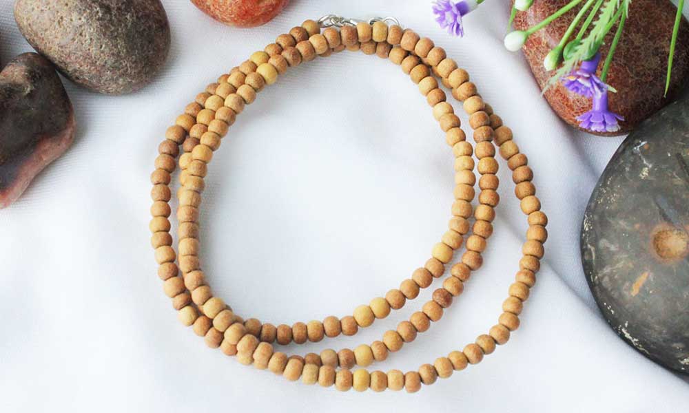 Know Rules Before Wearing Tulsi Mala Know Its Importance and Benefits  Tulsi  Mala