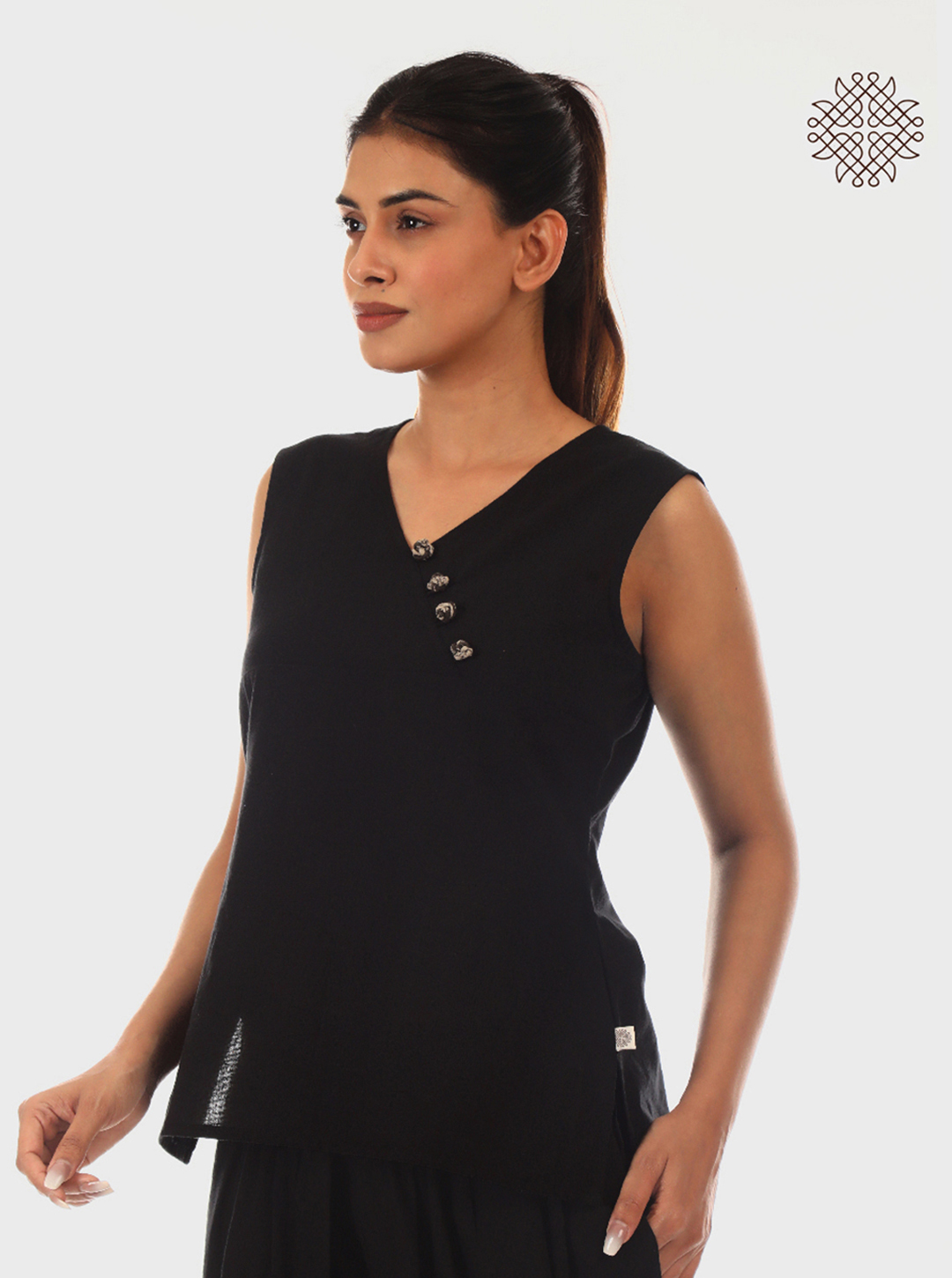 Kamini Kurti - Sleeveless Black Kurti crafted in 100% cotton - Image 3
